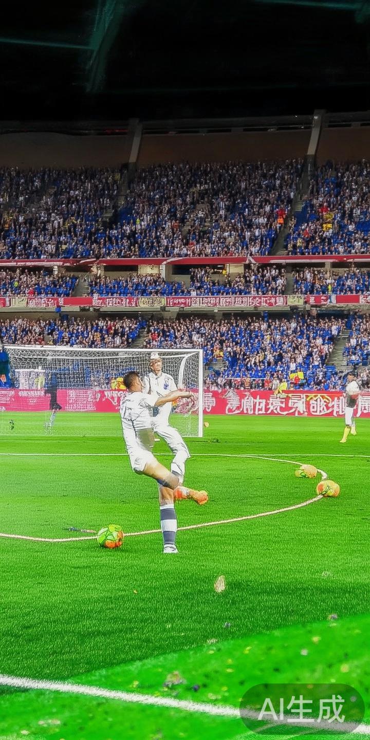 在中国足球方面，代表性的中超联赛近期迎来了多场焦点